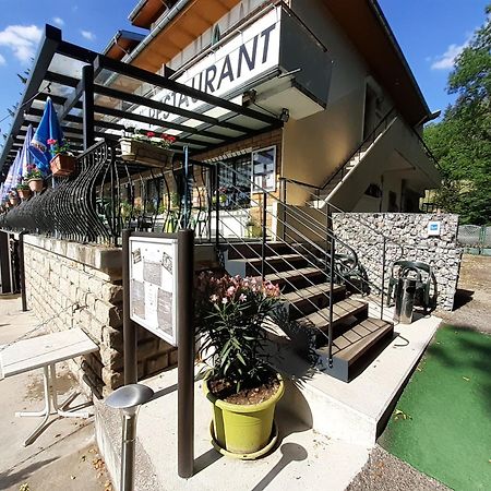 Hotel Restaurant La Chaumiere Du Lac Clairvaux-les-Lacs Εξωτερικό φωτογραφία