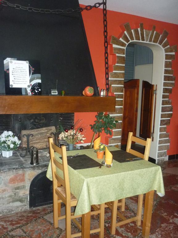 Hotel Restaurant La Chaumiere Du Lac Clairvaux-les-Lacs Εξωτερικό φωτογραφία