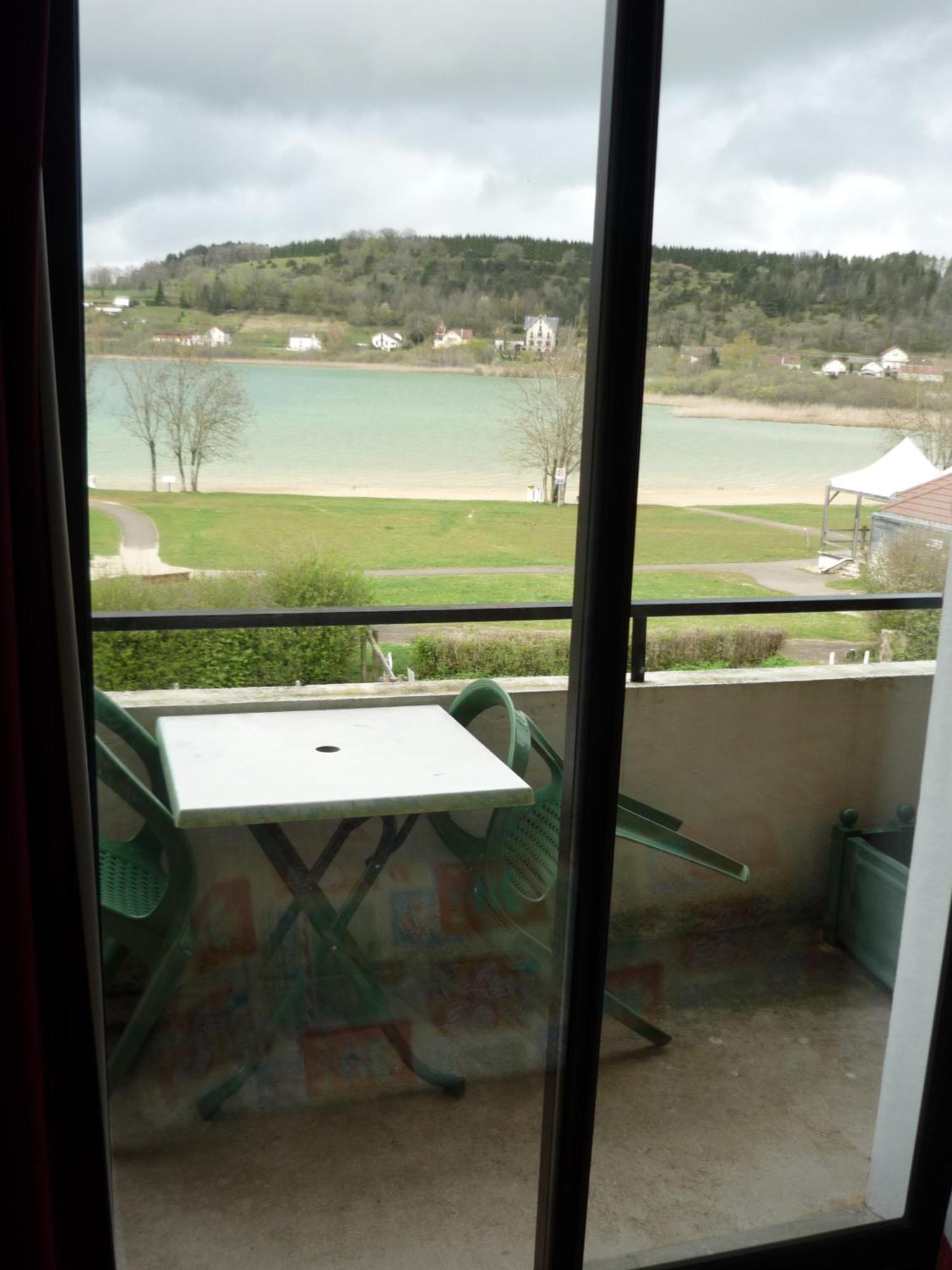 Hotel Restaurant La Chaumiere Du Lac Clairvaux-les-Lacs Εξωτερικό φωτογραφία